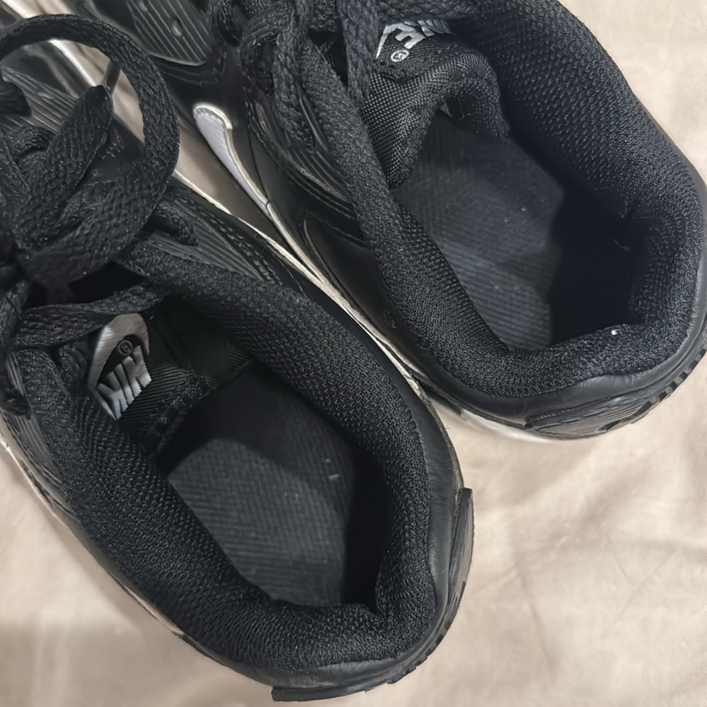 Nike Black and White Athletic Shoes - Picture 2 of 3